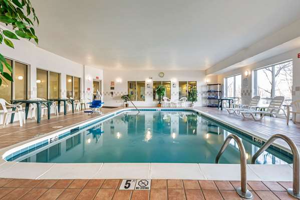Pool - Comfort Suites Hebron - I-275, Exit 4
