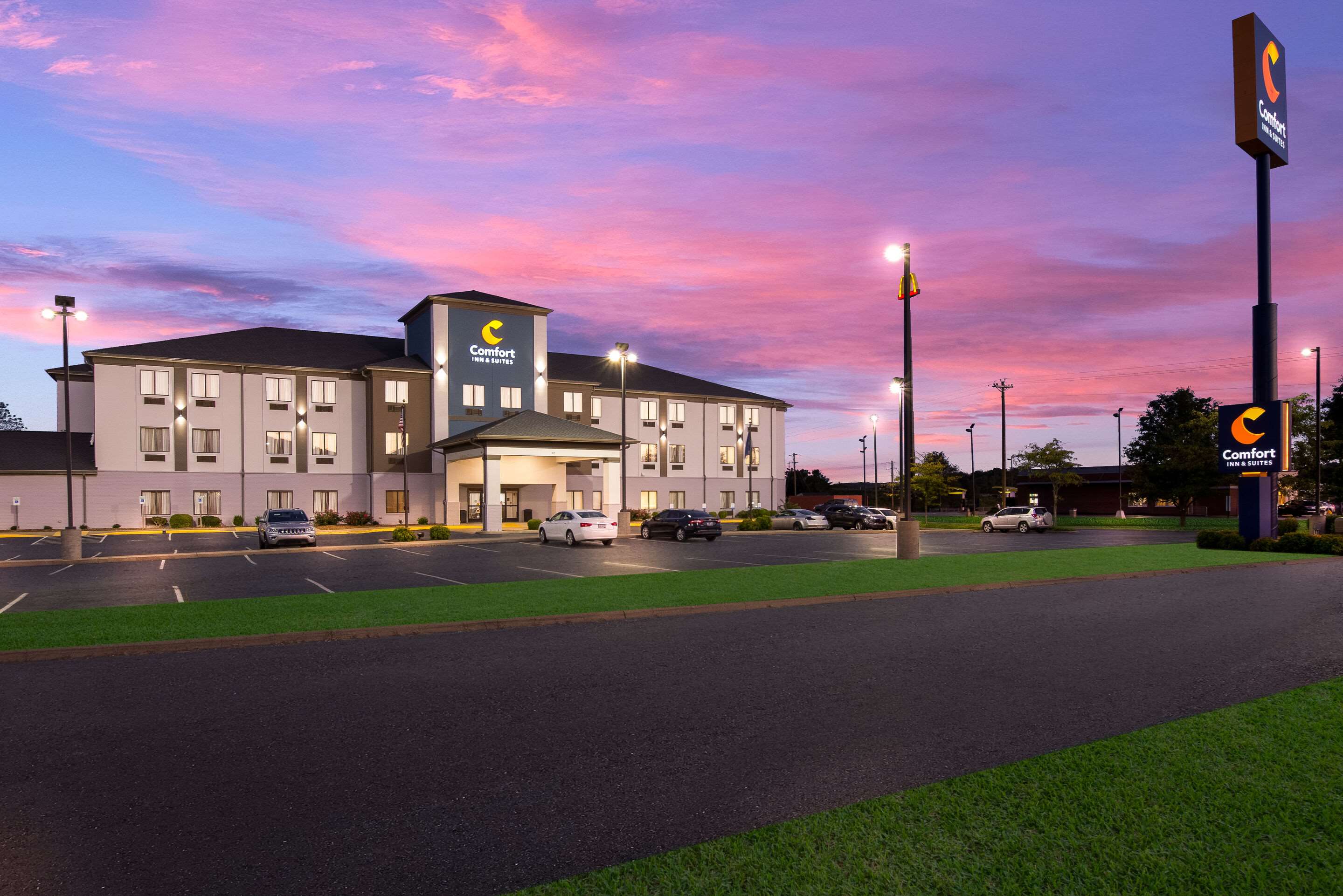 Hotel exterior | Comfort Inn & Suites Cave City