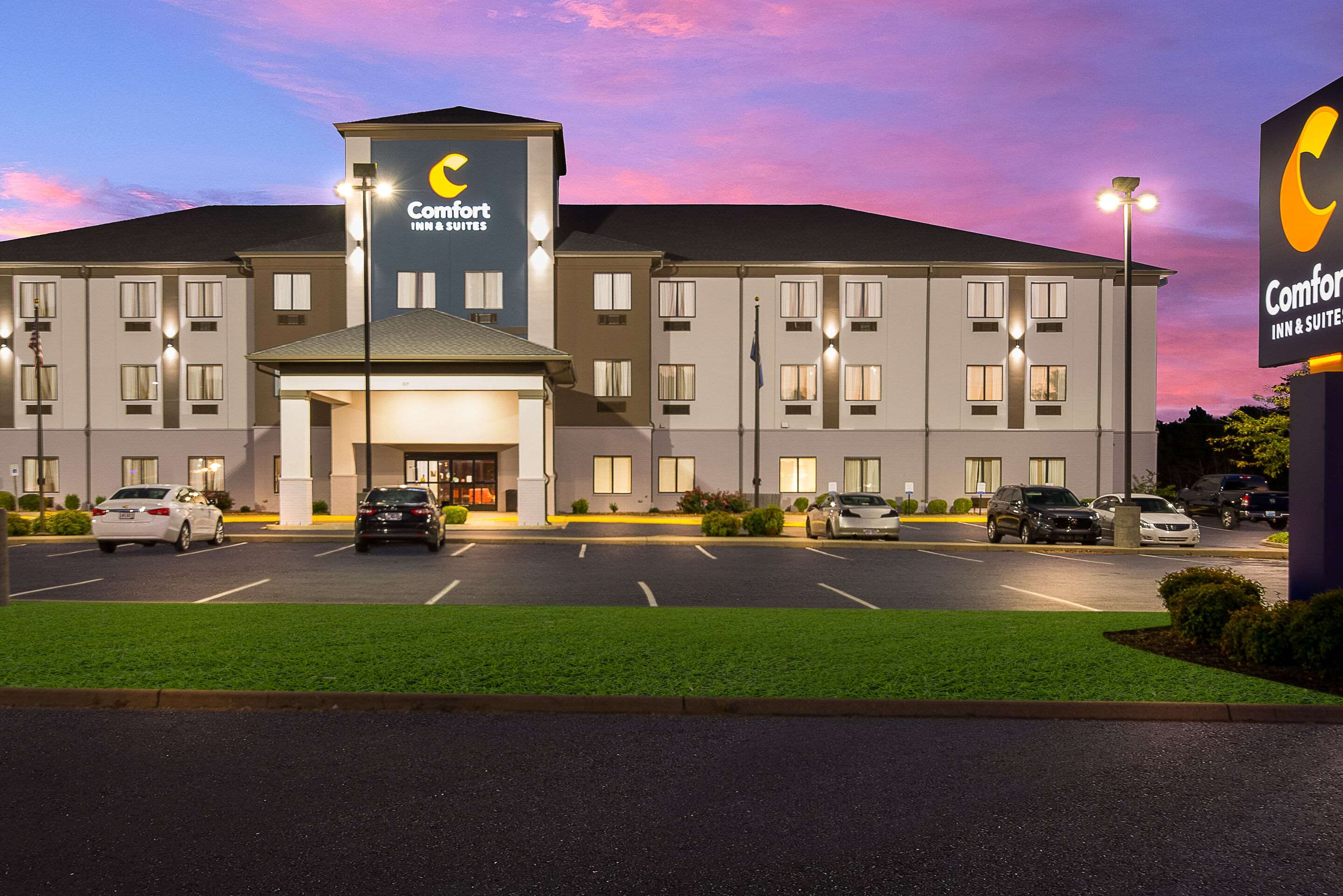 Hotel exterior | Comfort Inn & Suites Cave City