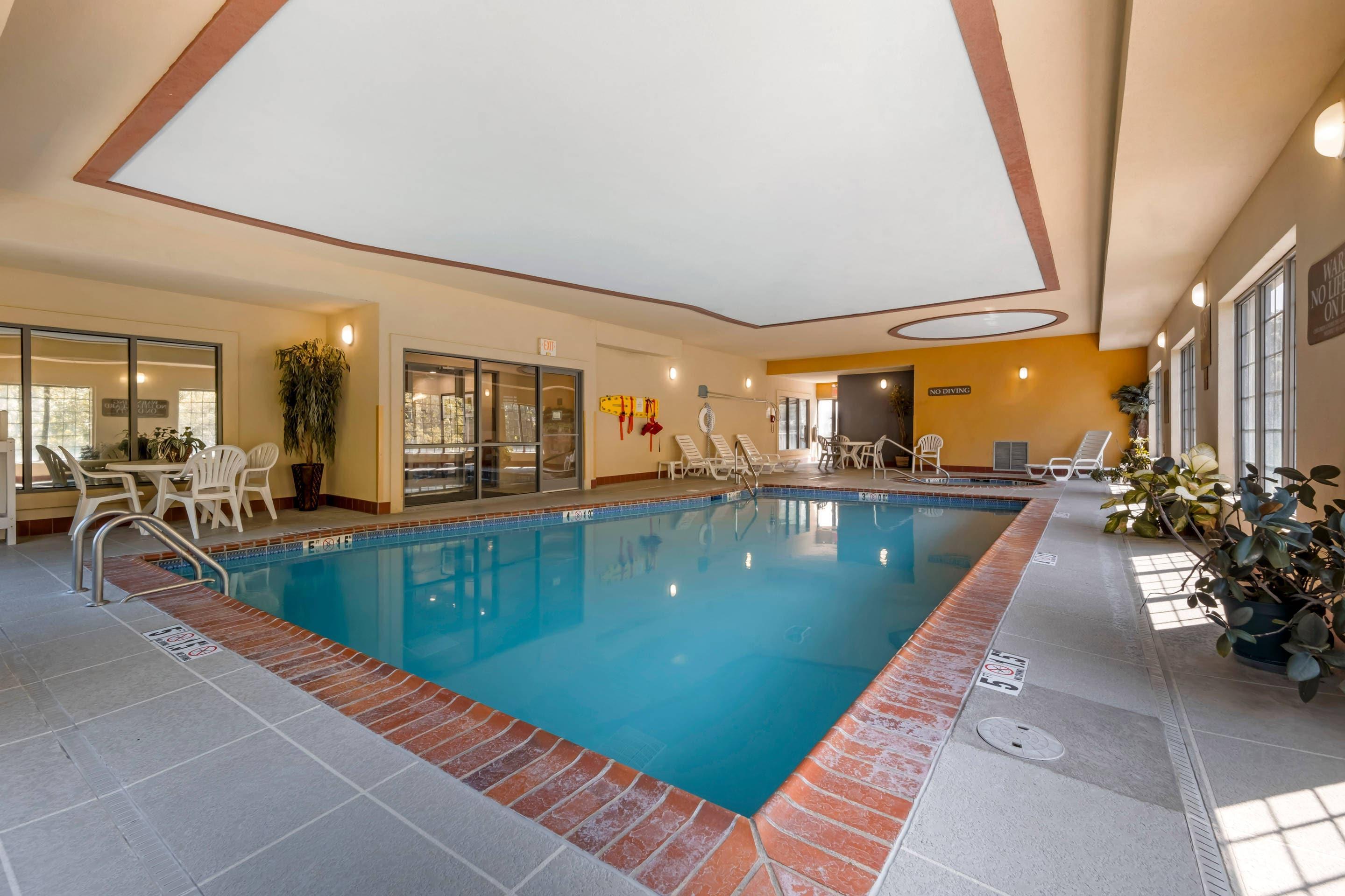Indoor pool | Comfort Suites