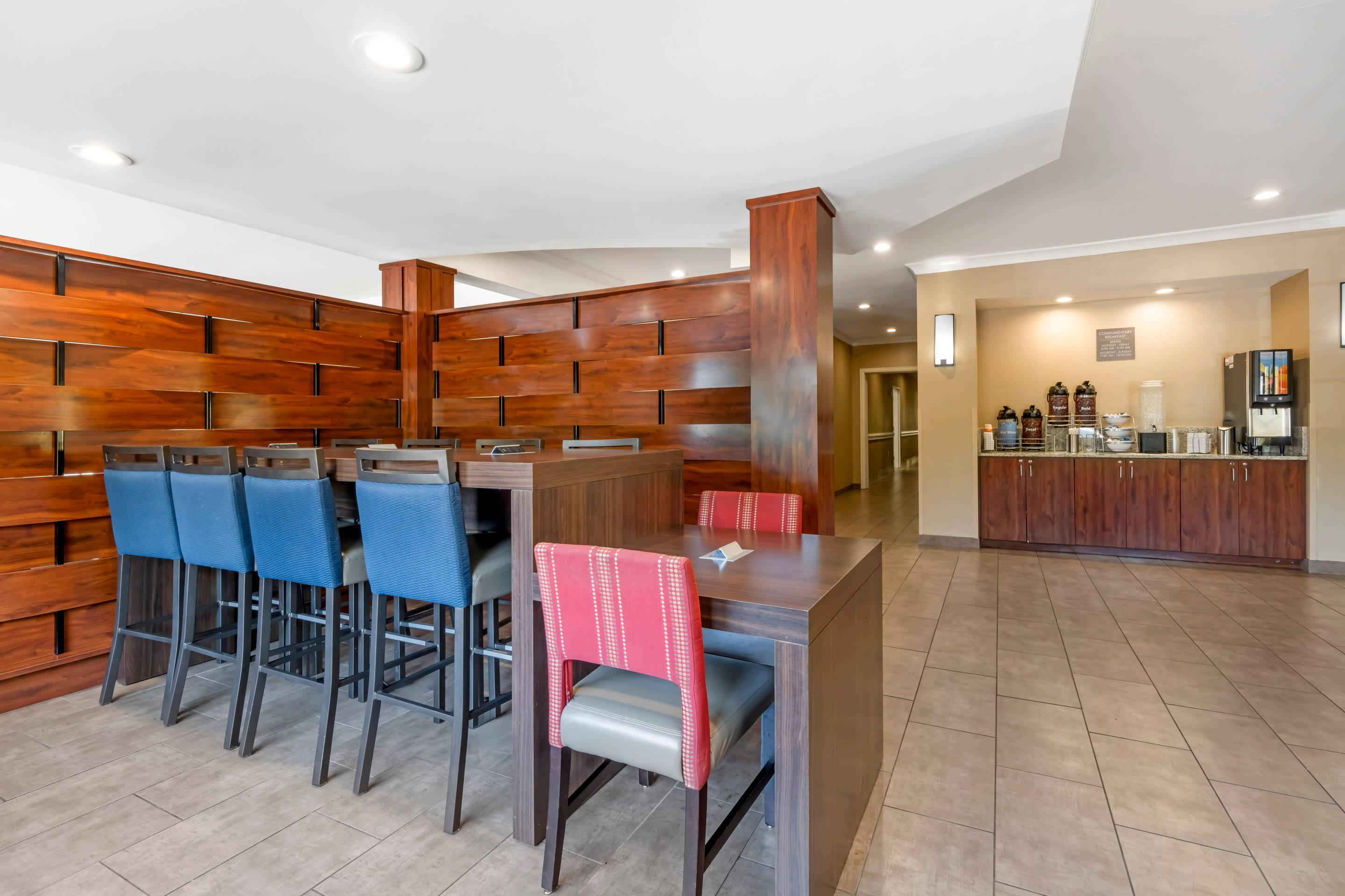 Hotel lobby | Comfort Suites