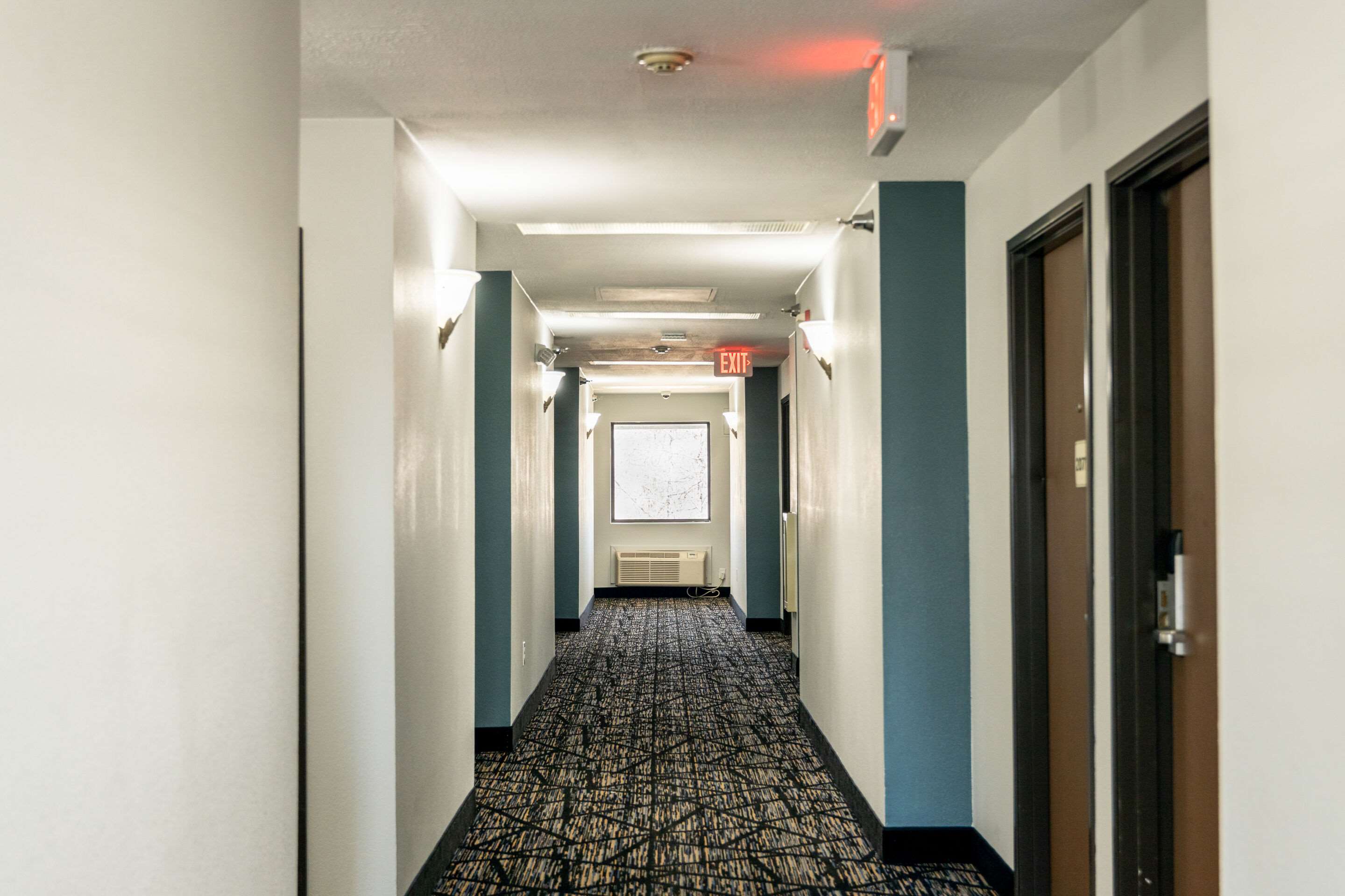 Interior corridors | Quality Inn