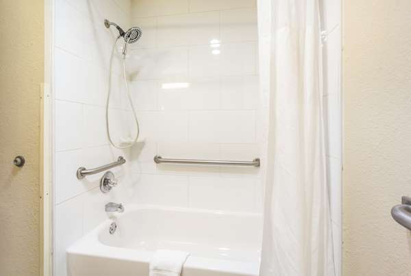  - Quality Inn & Suites Florence - I-71 & I-75, Exit 182