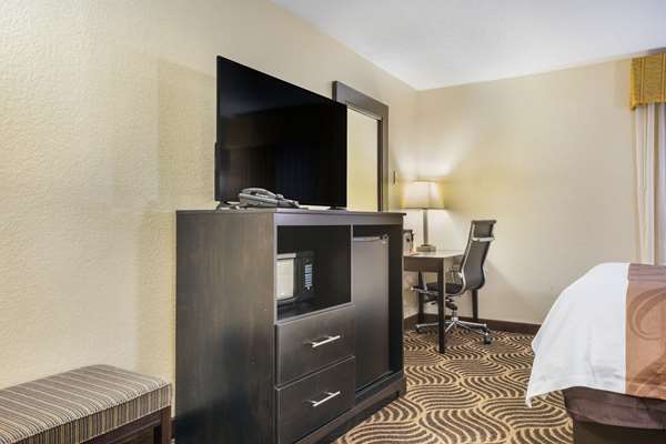 Suite - Quality Inn & Suites Florence - I-71 & I-75, Exit 182