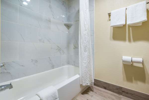 Suite - Quality Inn & Suites Florence - I-71 & I-75, Exit 182