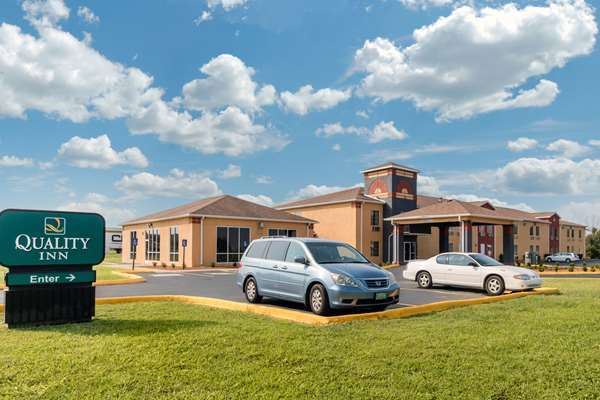 On-Site,Outdoor/Exterior,Exterior View of Building