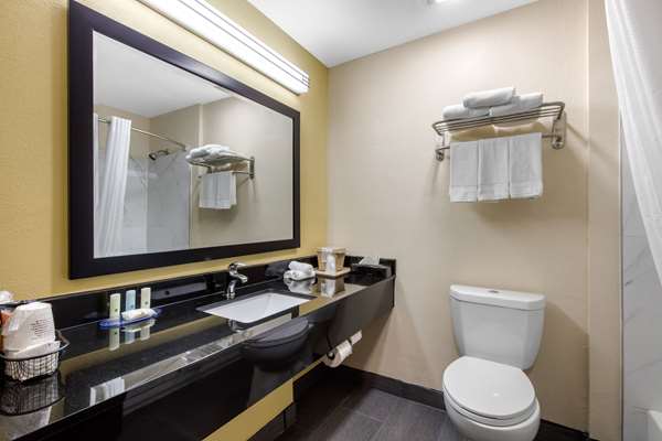  - Quality Inn Cadiz - I-24, Exit 65