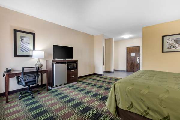 Suite - Quality Inn Cadiz - I-24, Exit 65