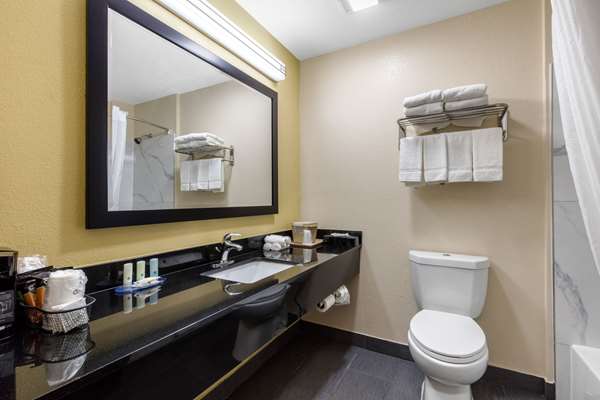  - Quality Inn Cadiz - I-24, Exit 65