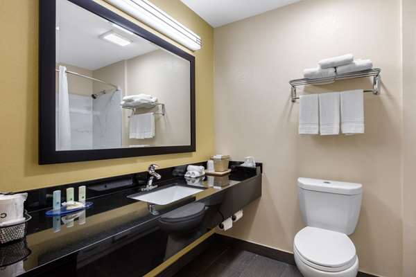  - Quality Inn Cadiz - I-24, Exit 65