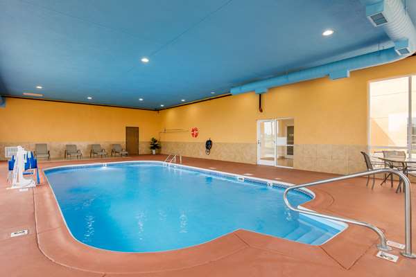 Pool - Quality Inn Cadiz - I-24, Exit 65