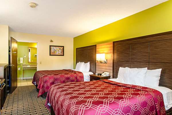  - Econo Lodge Russellville