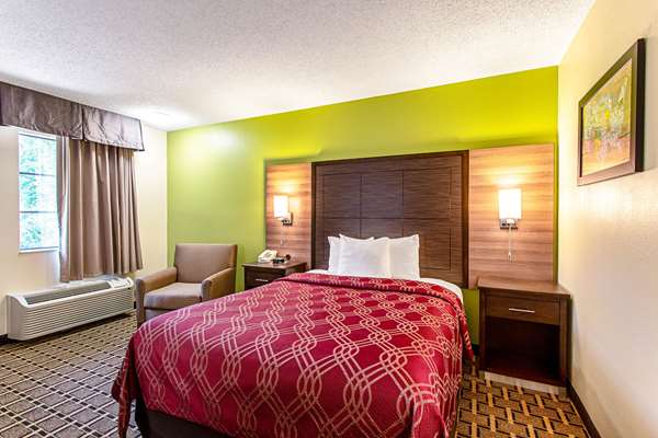  - Econo Lodge Russellville