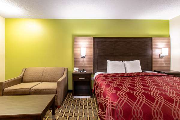  - Econo Lodge Russellville