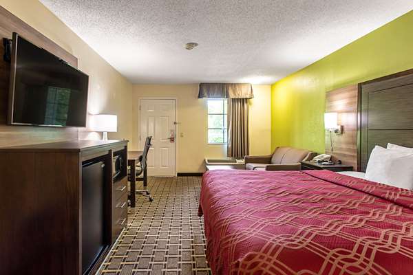  - Econo Lodge Russellville