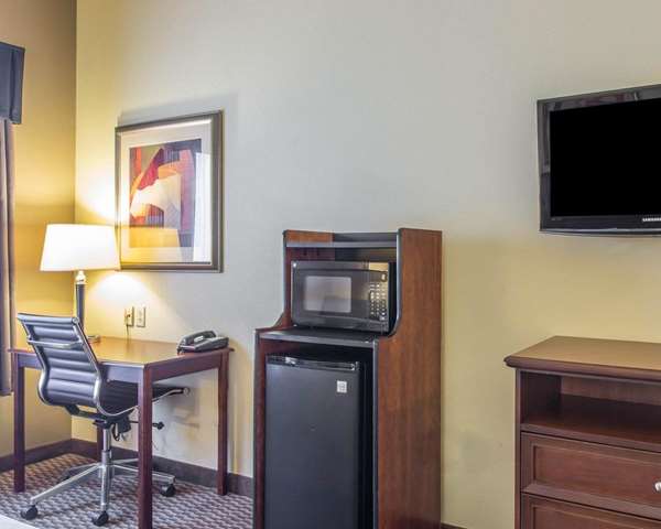 Suite - Comfort Inn & Suites Madisonville