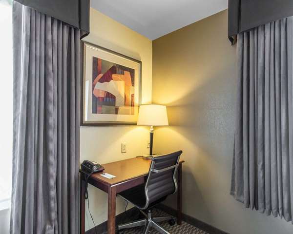 Suite - Comfort Inn & Suites Madisonville