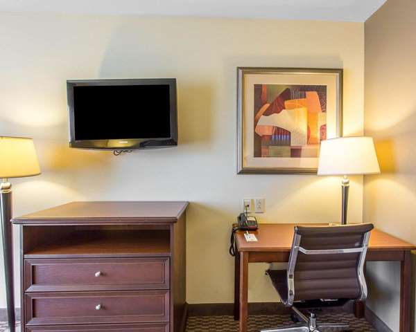 Suite - Comfort Inn & Suites Madisonville
