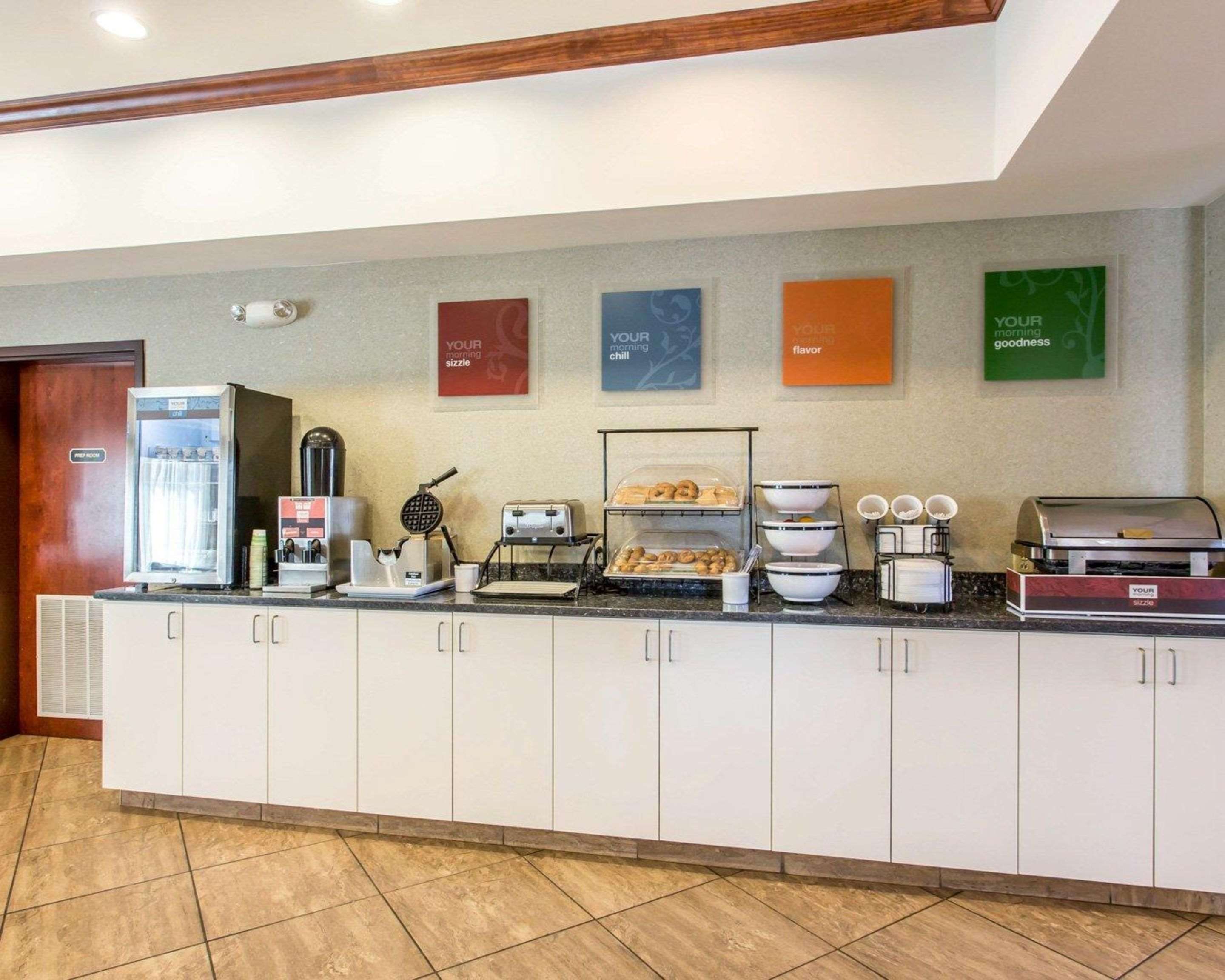 Breakfast counter | Comfort Inn And Suites