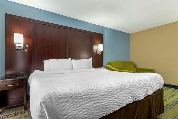  - Clarion Hotel Conference Center Lexington - I-64 & I-75, Exit 115