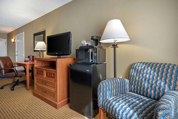  - Clarion Hotel Conference Center Lexington - I-64 & I-75, Exit 115