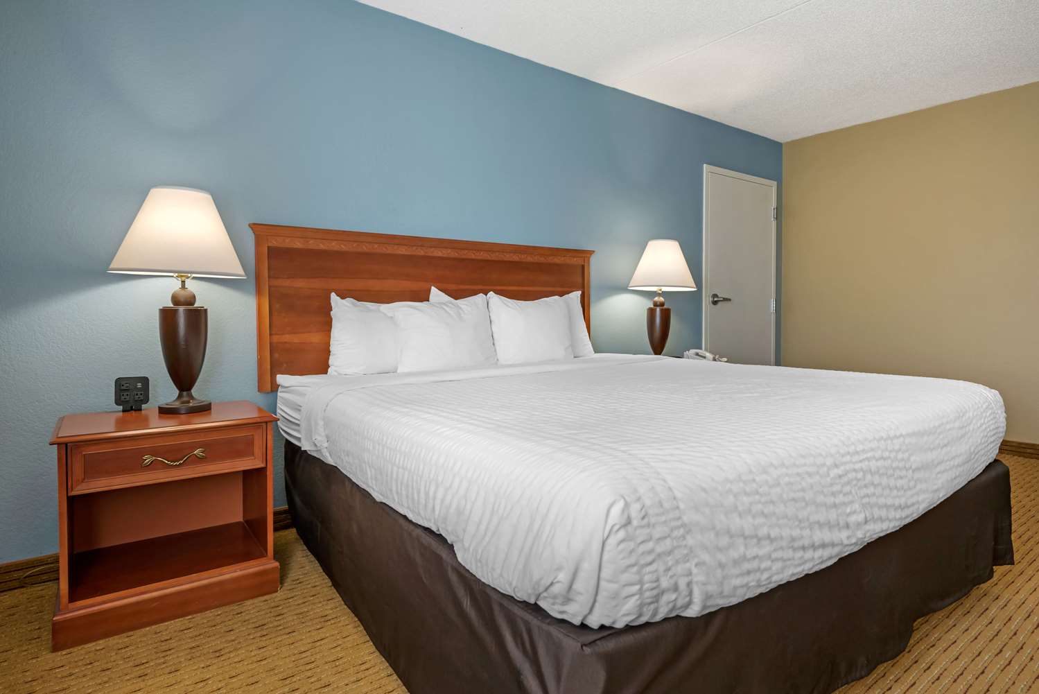 Clarion Hotel Conference Center Lexington, KY See Discounts