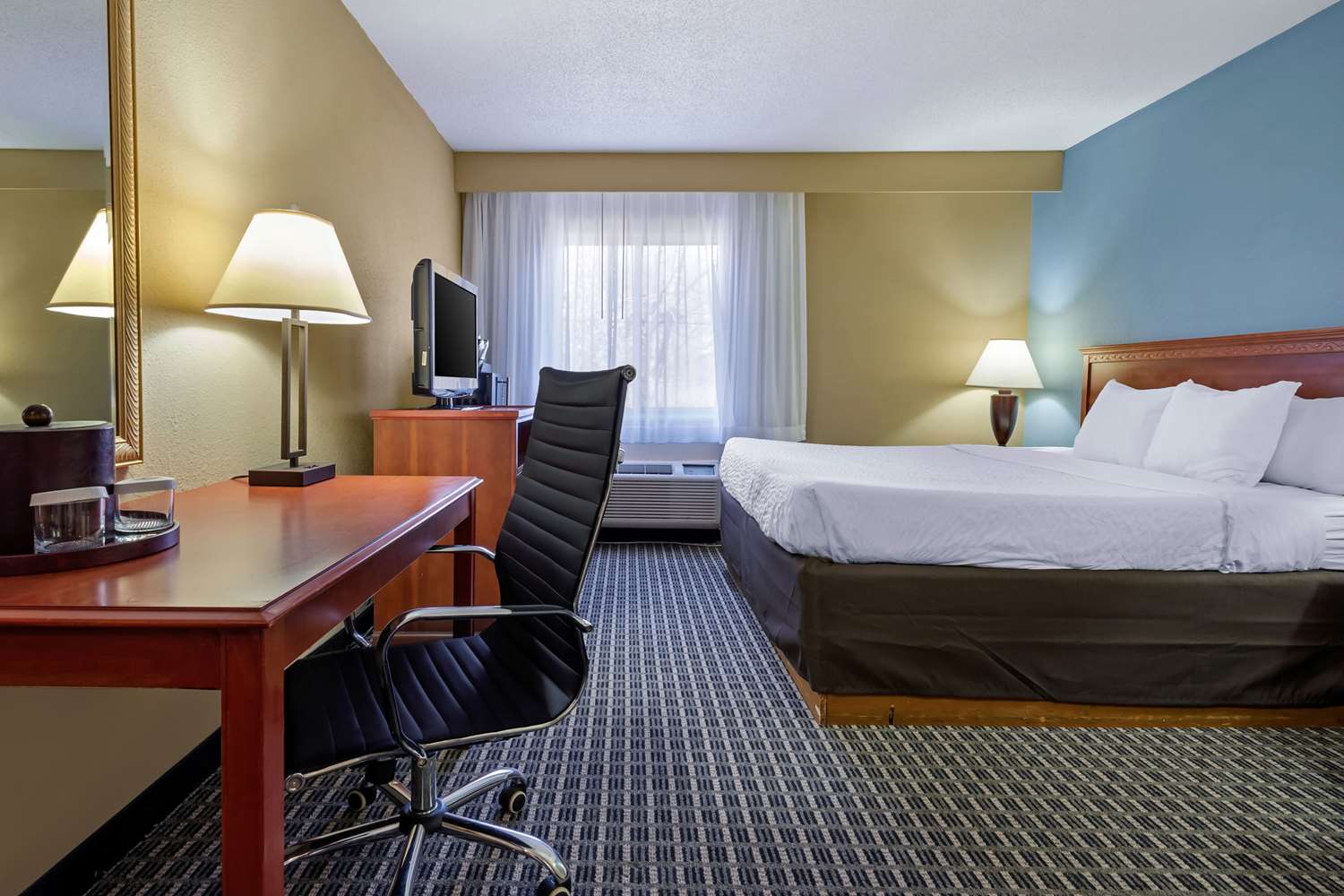 Clarion Hotel Conference Center Lexington, KY See Discounts