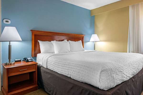  - Clarion Hotel Conference Center Lexington - I-64 & I-75, Exit 115