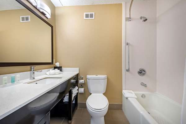  - Clarion Hotel Conference Center Lexington - I-64 & I-75, Exit 115