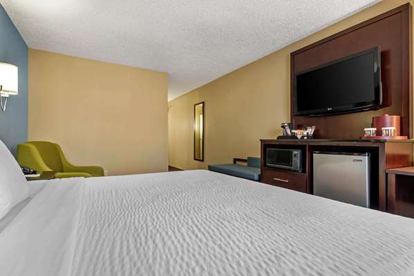  - Clarion Hotel Conference Center Lexington - I-64 & I-75, Exit 115