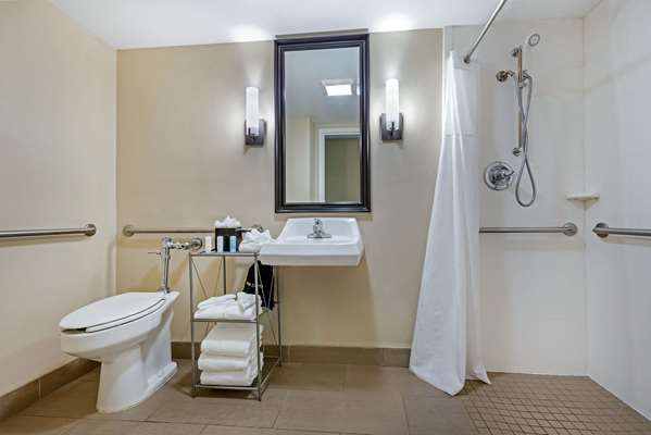  - Clarion Hotel Conference Center Lexington - I-64 & I-75, Exit 115