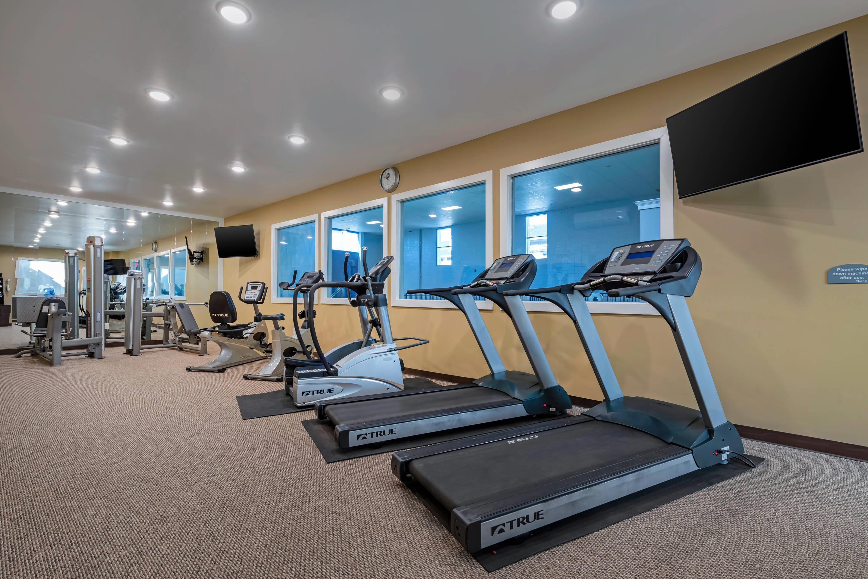 Fitness center | Clarion Hotel Lexington
