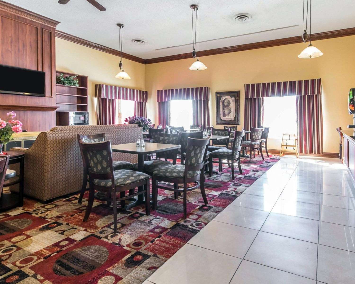 Quality Inn Dry Ridge, KY See Discounts