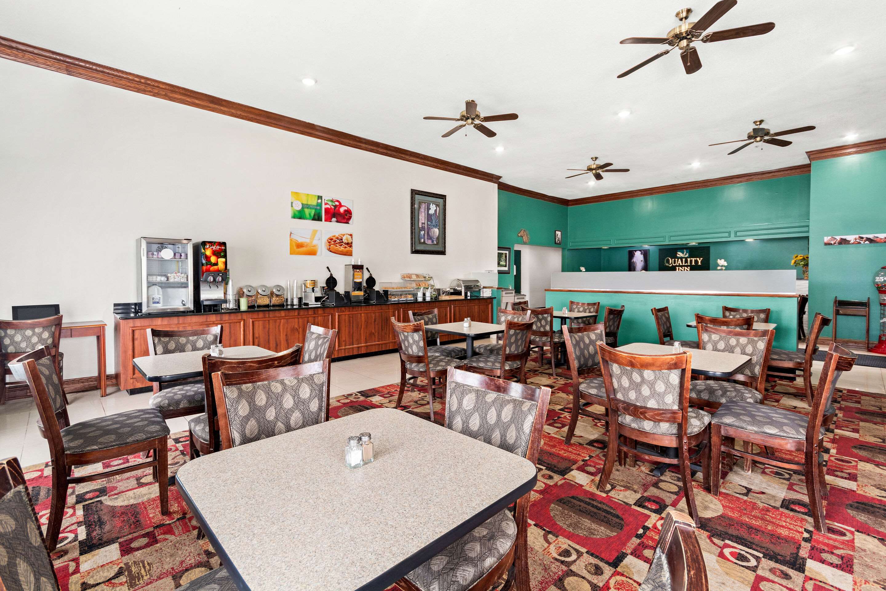 Breakfast area