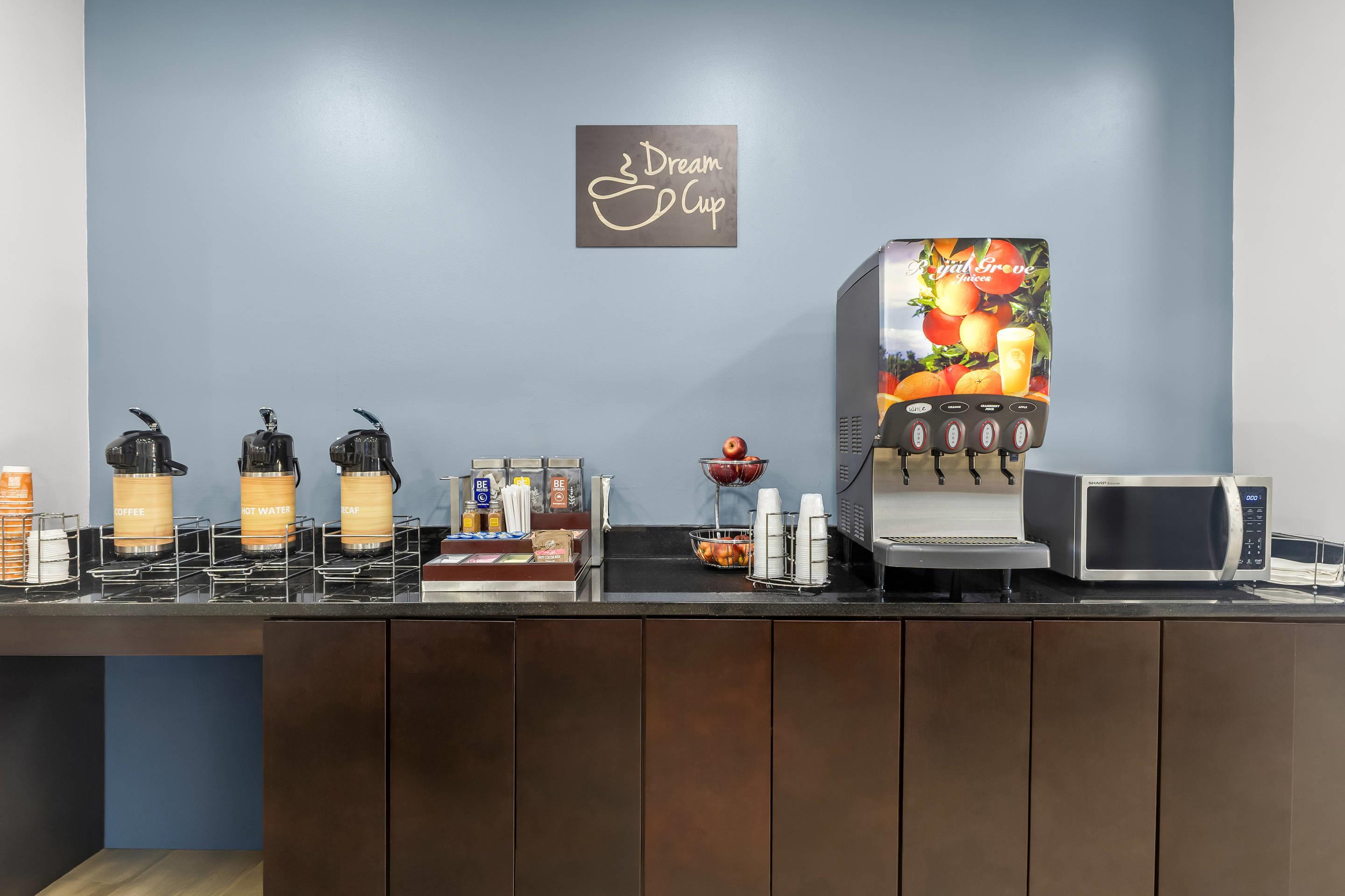 Breakfast area | Sleep Inn & Suites Fort Campbell
