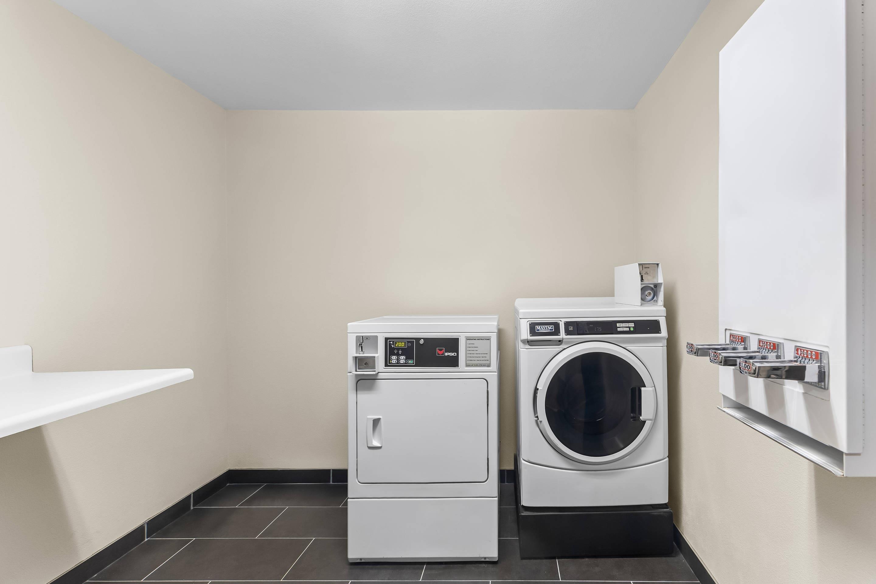Guest laundry facilities | Sleep Inn & Suites Fort Campbell
