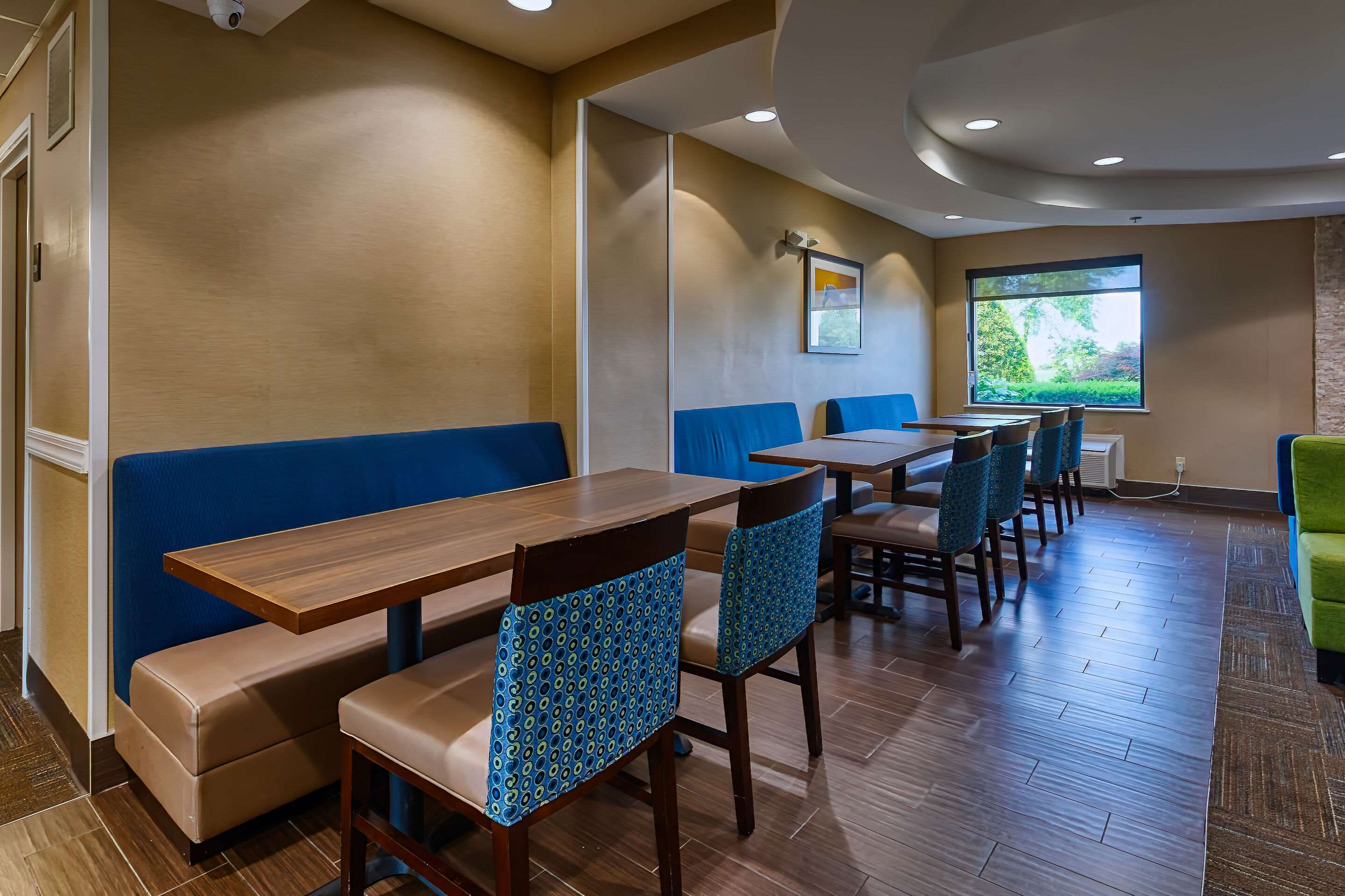Hotel lobby | Comfort Inn Shepherdsville - Louisville South