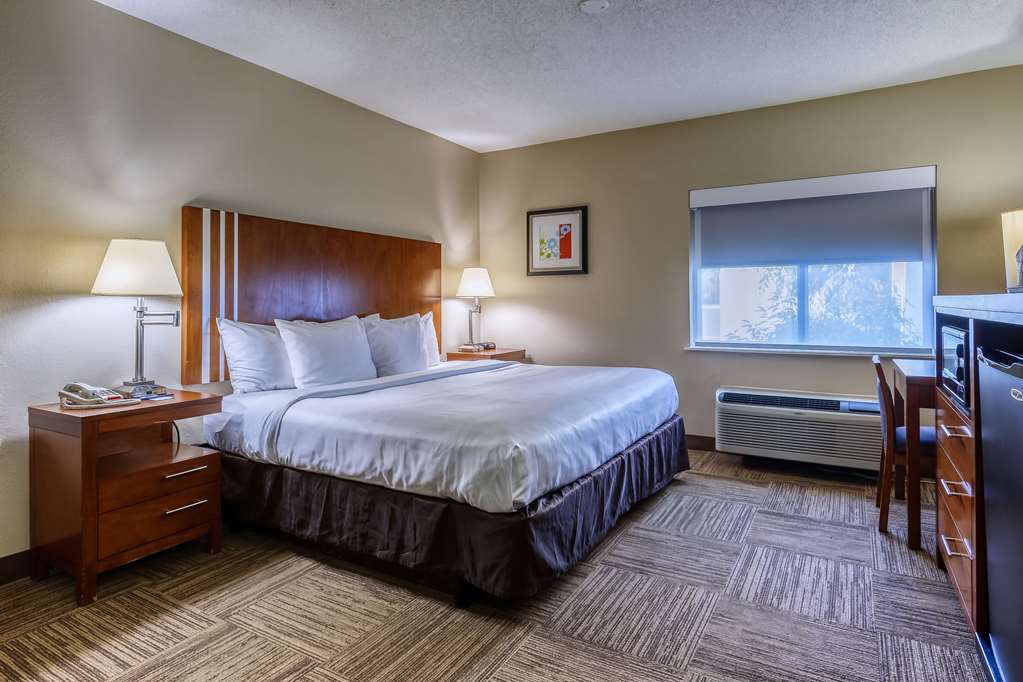COMFORT INN SHEPHERDSVILLE - LOUISV-guestroom-Guest Room,On-Site.jpg