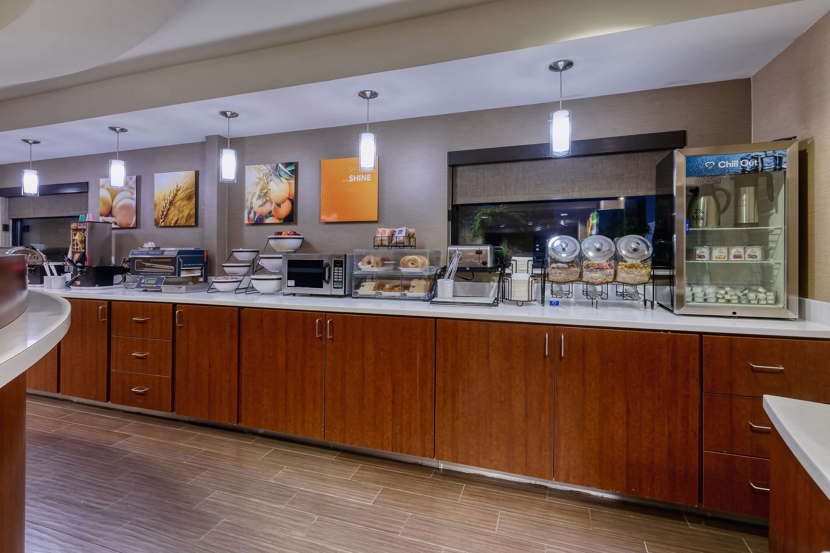 Breakfast area | Comfort Inn Shepherdsville - Louisville South