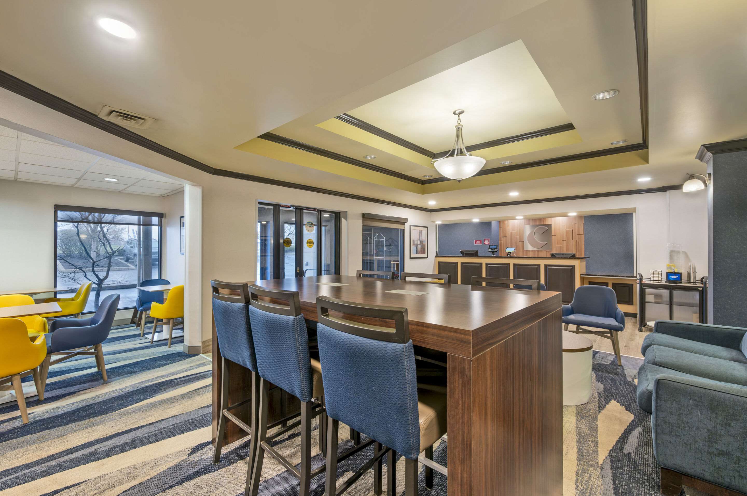 Lobby with sitting area | Comfort Inn Airport Turfway Road