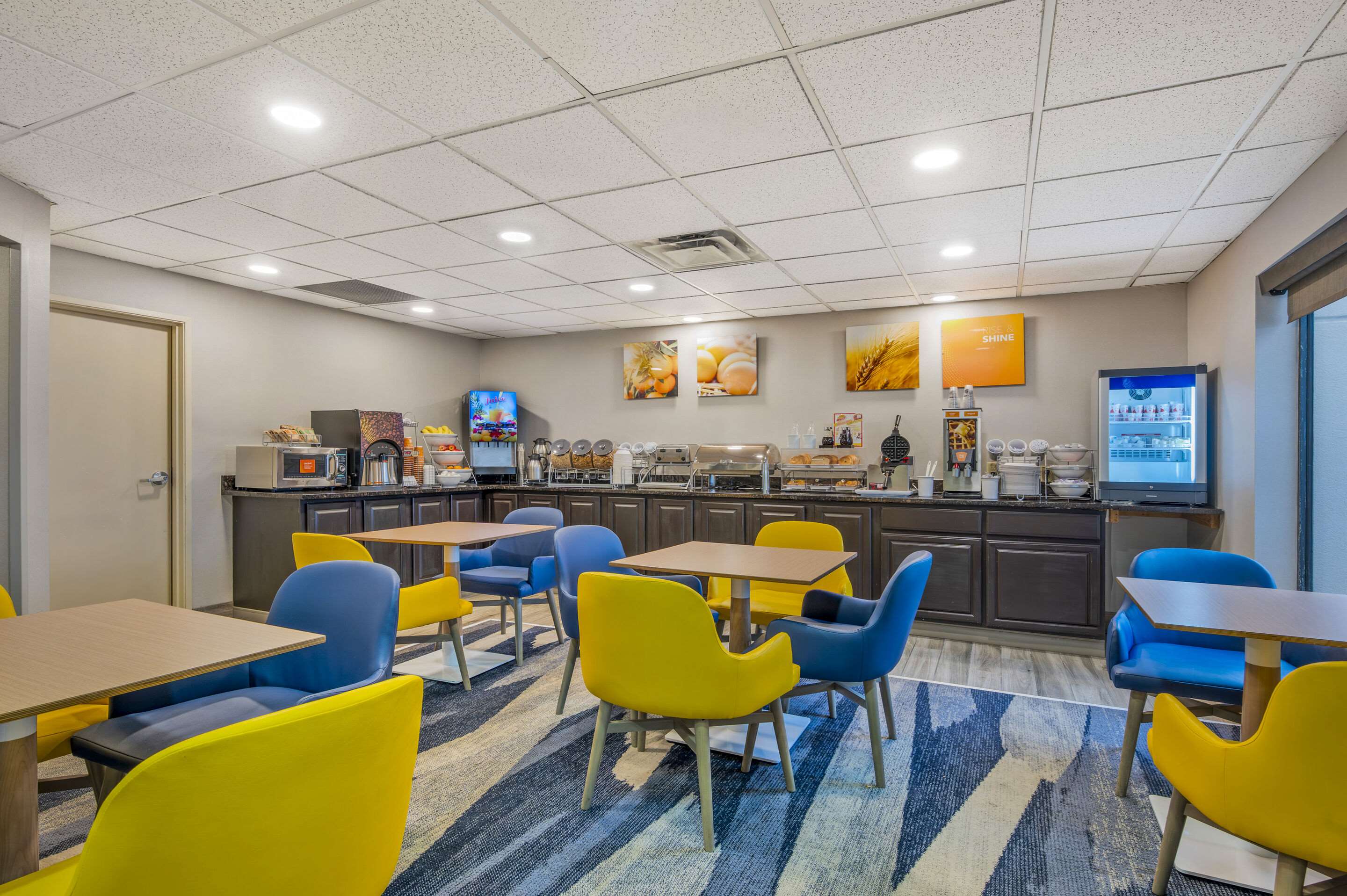 Breakfast area | Comfort Inn Airport Turfway Road