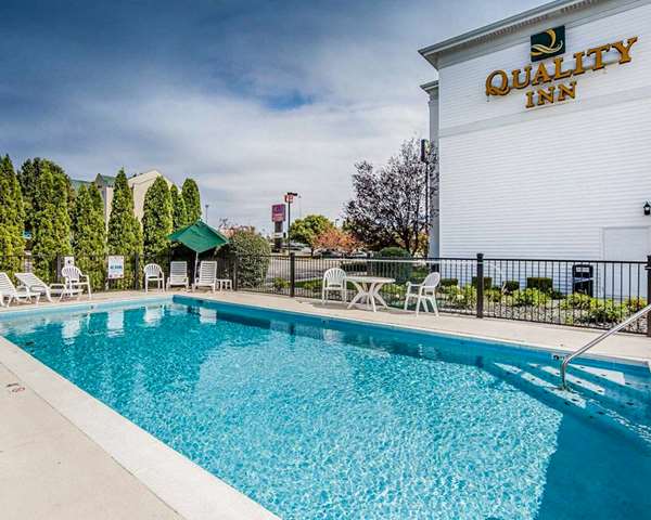 Pool - Quality Inn Richmond - I-75, Exit 87