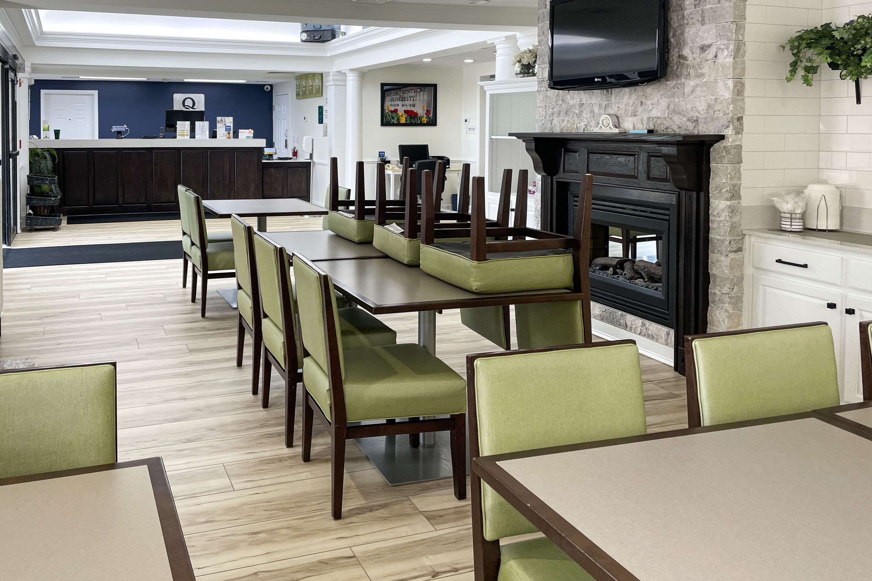 Breakfast area
