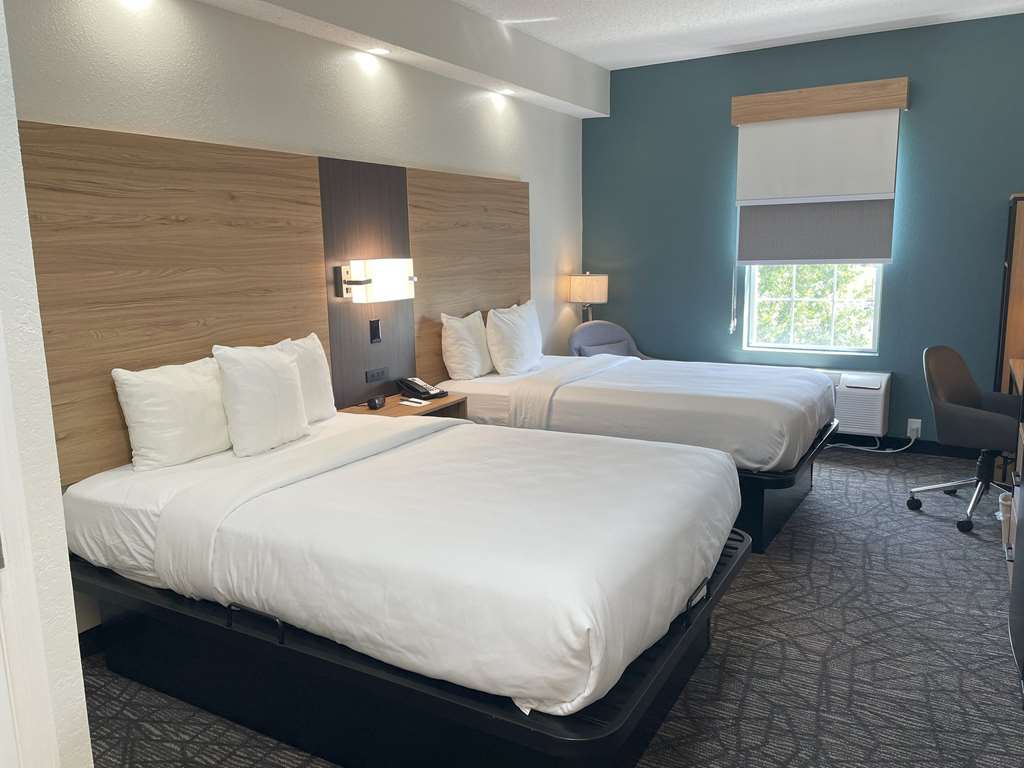 QUALITY INN RICHMOND-guestroom-Guest Room,On-Site.jpg