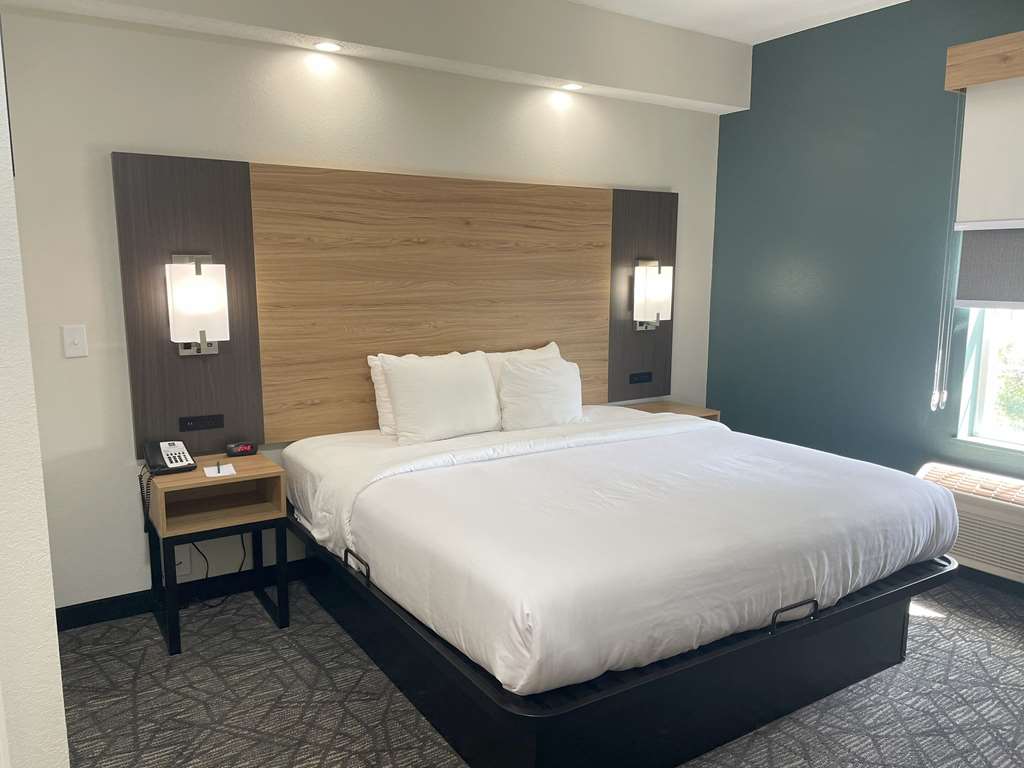 QUALITY INN RICHMOND-guestroom-Guest Room,Suite,On-Site.jpg