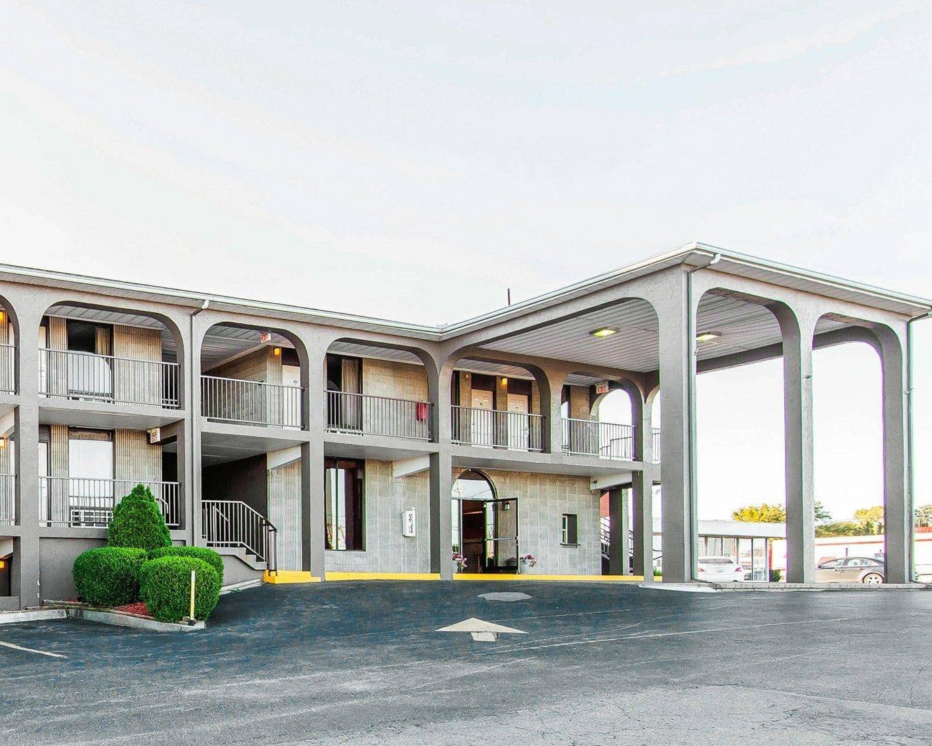 Hotel exterior | Quality Inn Maysville