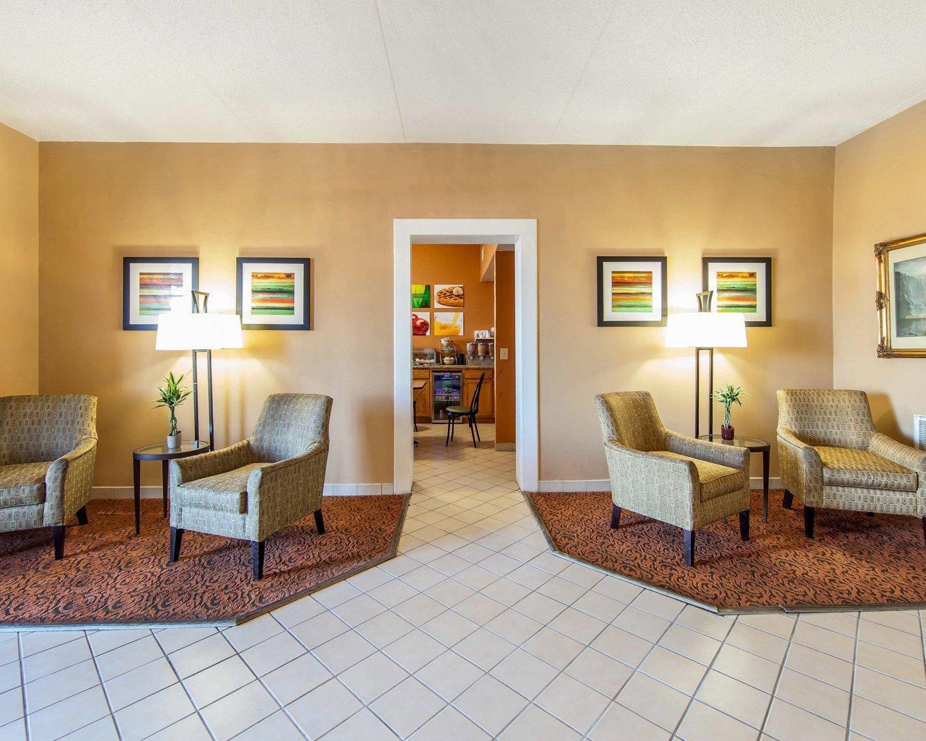 Lobby with sitting area | Quality Inn Maysville
