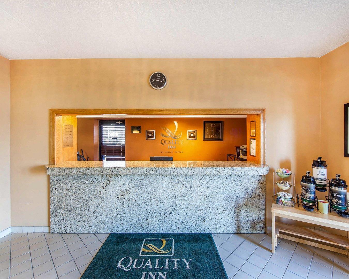 Front desk | Quality Inn Maysville