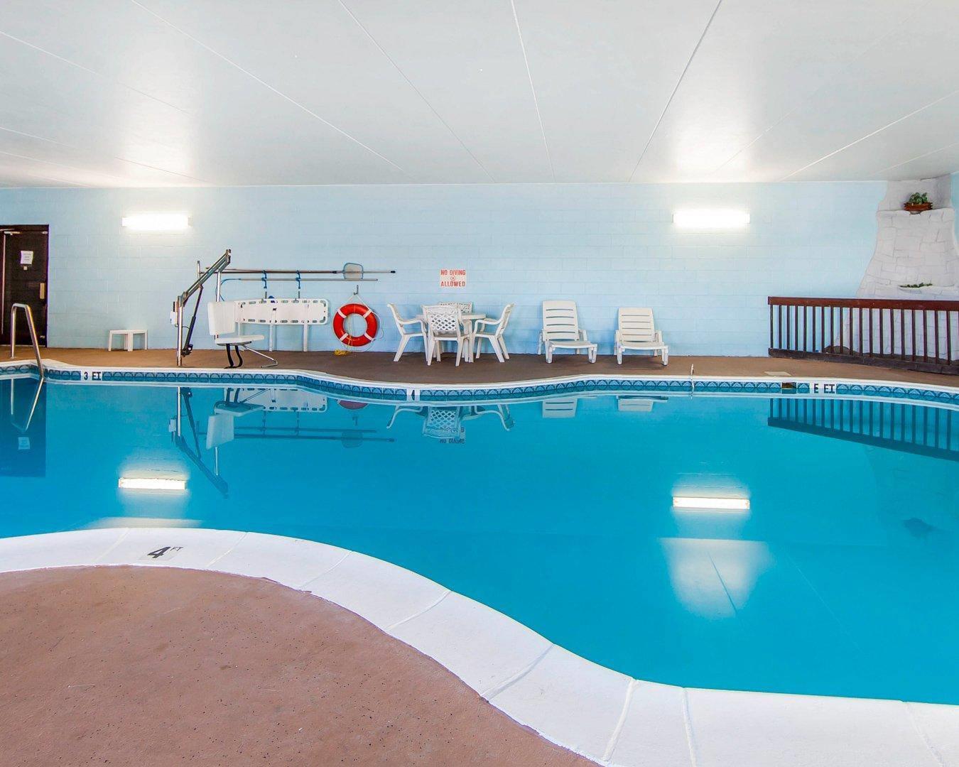 Indoor pool | Quality Inn Maysville