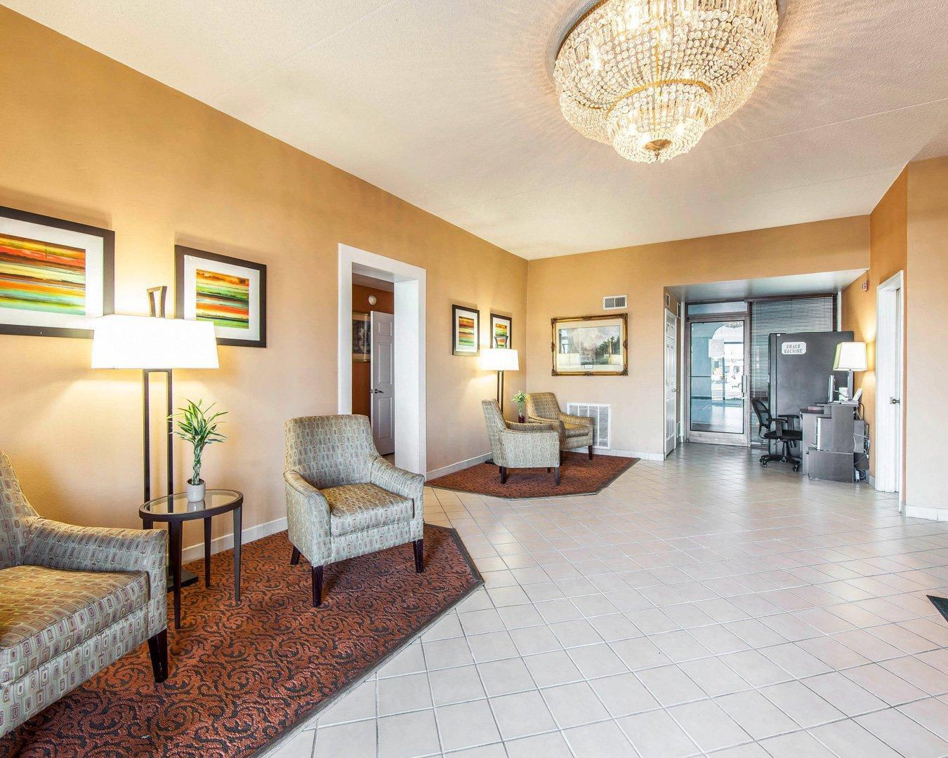 Spacious lobby | Quality Inn Maysville